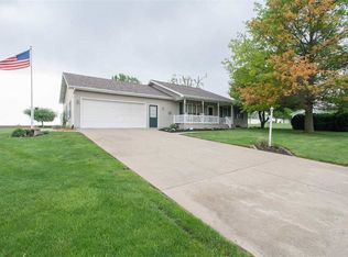 509 Sunset Dr, Washburn, IL 61570
