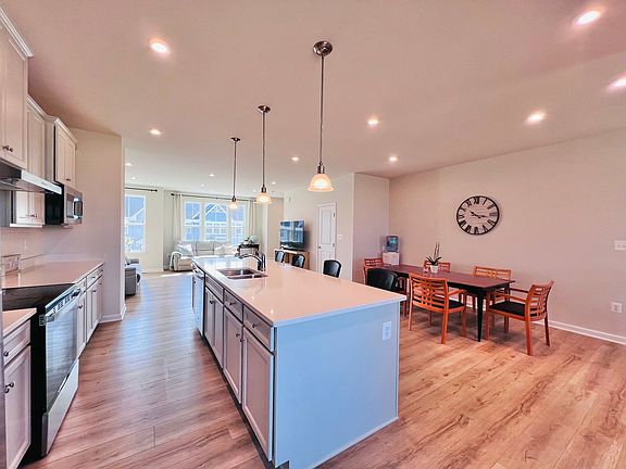 4th image of 9212 Edenderry Dr