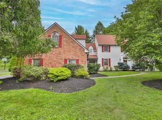 4372 Farmington Cir S, Allentown, PA 18104