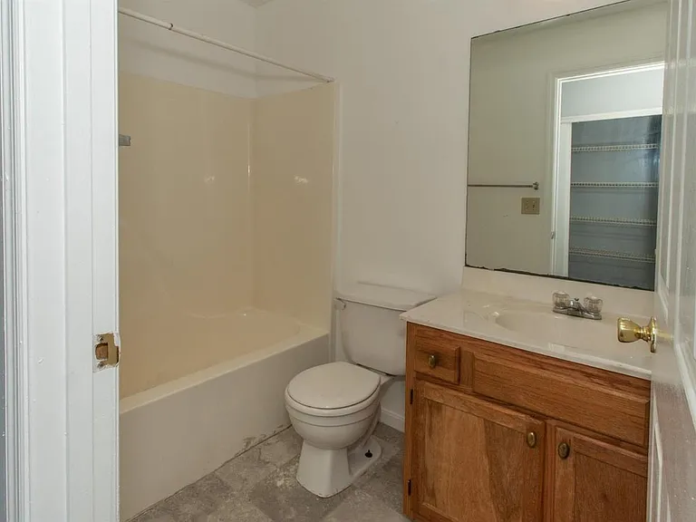 824 Neeb Rd — Photo 6