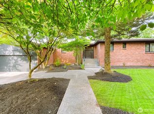 14512 38th Ave NE, Lake Forest Park, WA 98155