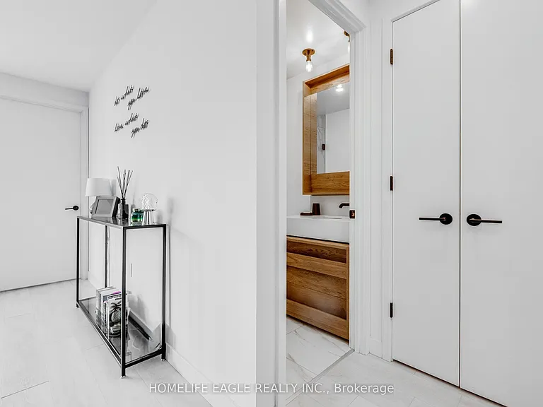 505 Richmond St W #827 — Photo 6