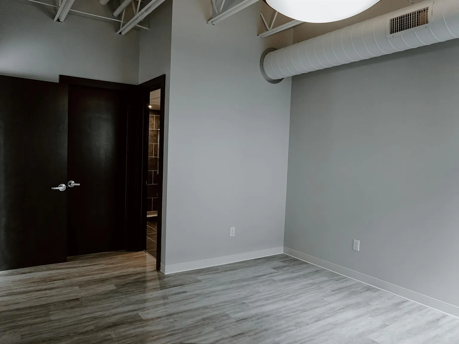 337 University Avenue — Photo 3