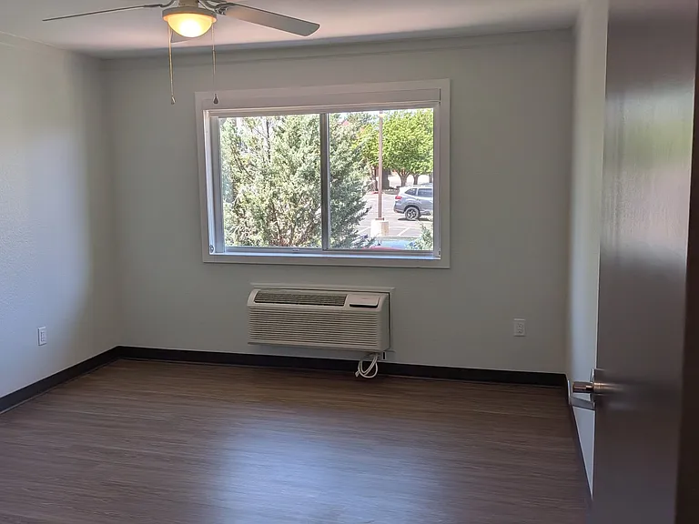 200 E Wolfensberger Rd #207 — Photo 10