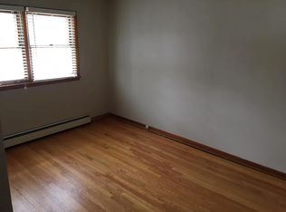 119 Cliff St APT 2W, Willow Springs, IL 60480