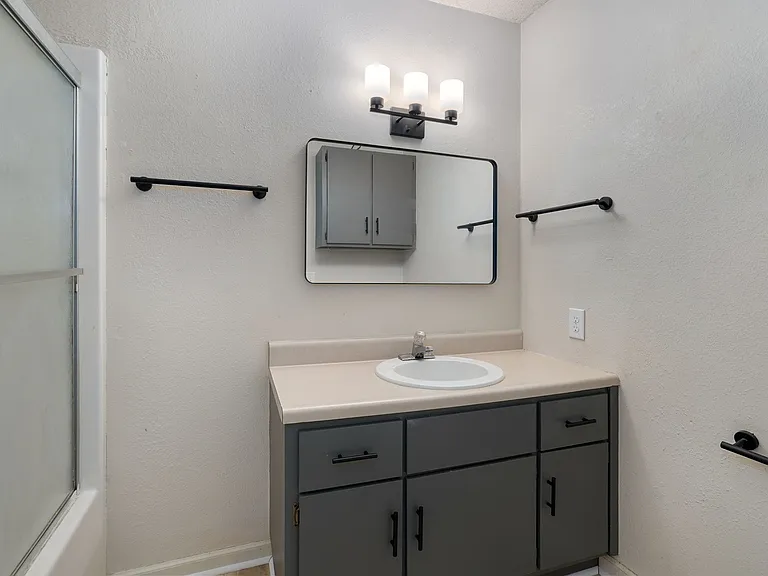 108 N Market St #1 — Photo 15