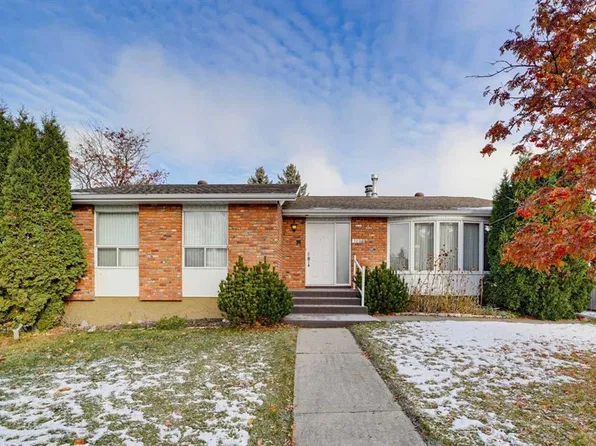 5036 S 35 Street Close, Innisfail, AB T4G 1H5
