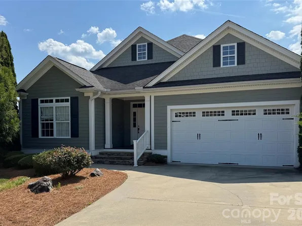 25 Copper Ct, Hendersonville, NC 28792
