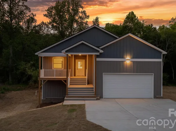 41 Tennyson Dr, Taylorsville, NC 28681