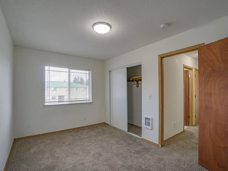 Beverly Rose Apartments — Photo 32