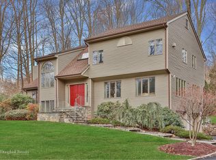 8 Fernbrook Dr, Chappaqua, NY 10514