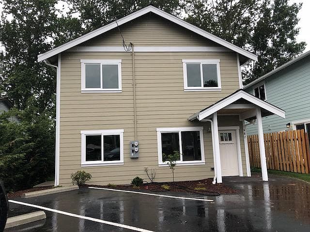 1607 - Front Unit, Main Entrance