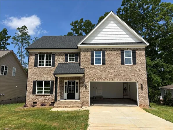 1015 Kelwyn Ln, Lewisville, NC 27023