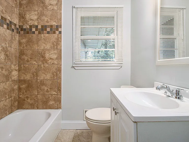1686 Derrill Dr — Photo 21
