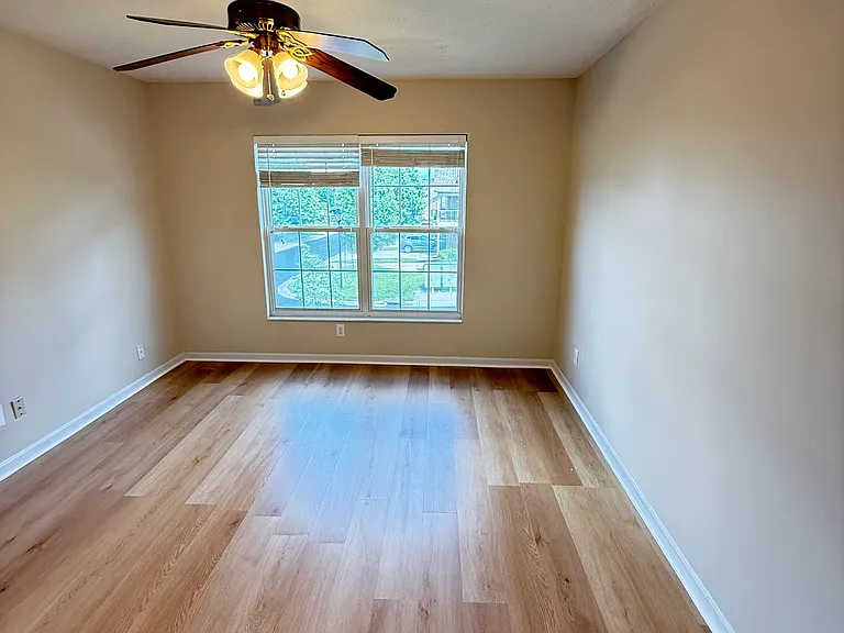 5835 Southwater Dr — Photo 6