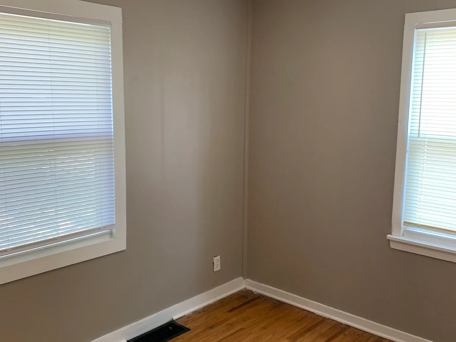 2 bed, 877 sqft, $1,000 — Photo 4