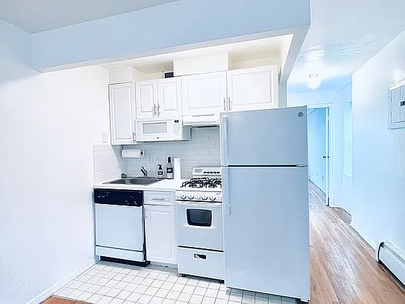 3rd image of 1425 York Ave APT 4B