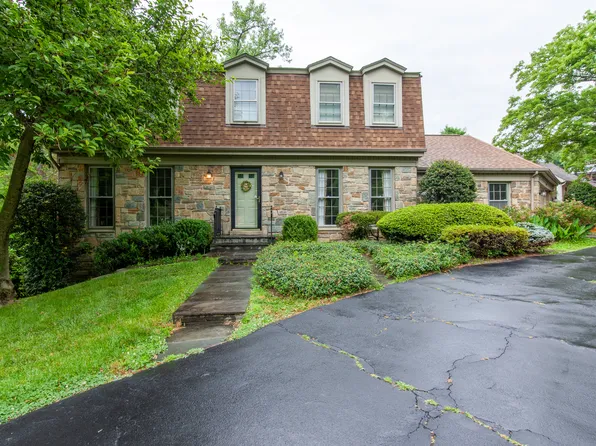 6034 Chesterbrook Rd Unit B, Mc Lean, VA 22101