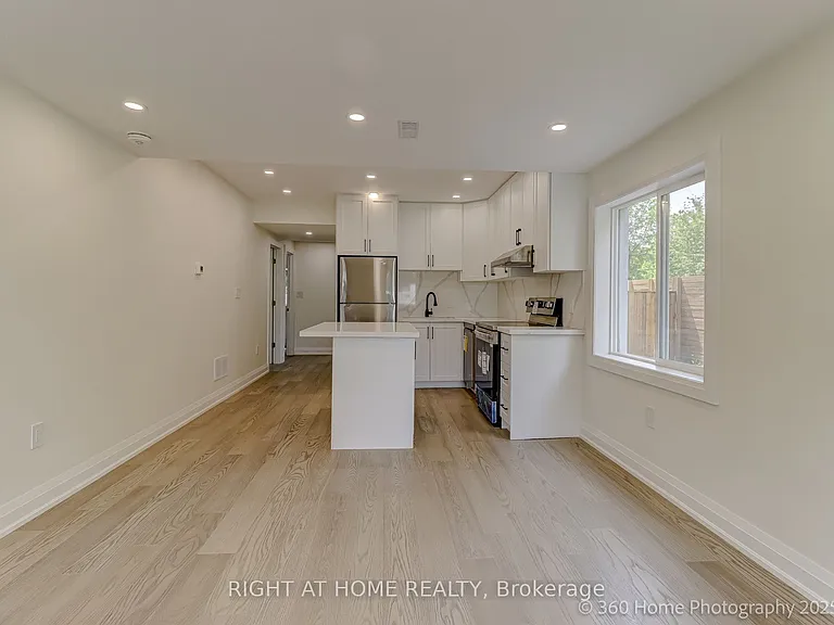 321 Tampa Dr — Photo 4