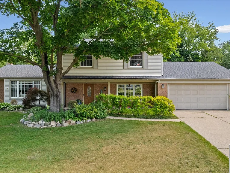 16610 Old Bedford Rd — Photo 49