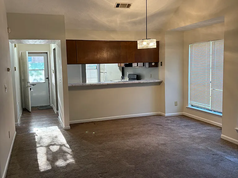 810 Heritage Oaks Dr — Photo 3