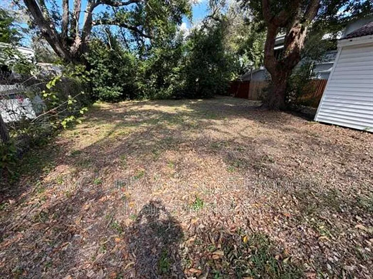 912 Pine St — Photo 15