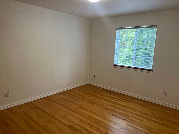 3rd image of 11619 125th Ave NE