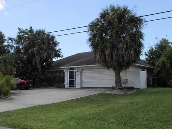 4th image of 1404 SW 48th Ter
