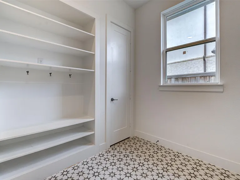 10318 Fountain Shore Dr — Photo 21