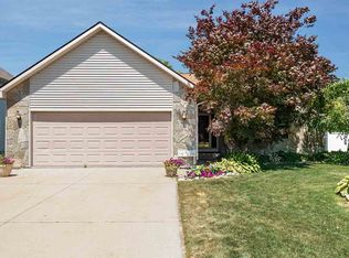 11166 Thornberry Dr, Freeland, MI 48623