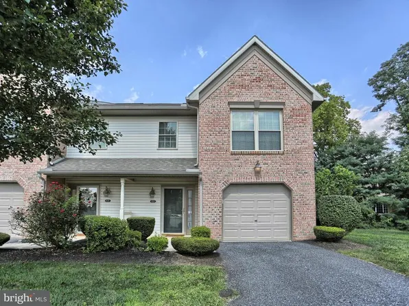 312 Melbourne Ln, Mechanicsburg, PA 17055