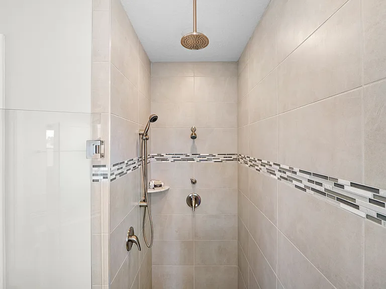 27 Gulfstream Way — Photo 18