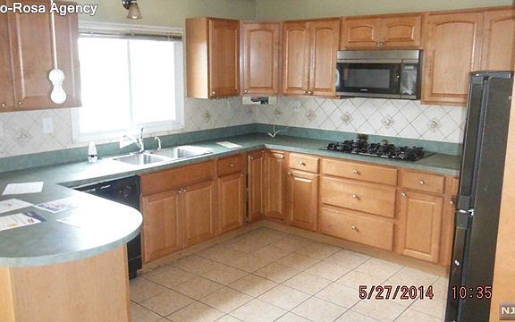 5th image of 829-833 Magie Ave