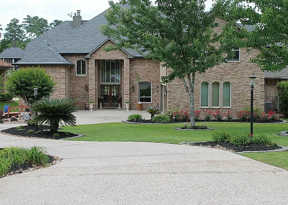 Beautiful Waterfront Home in Gated Community