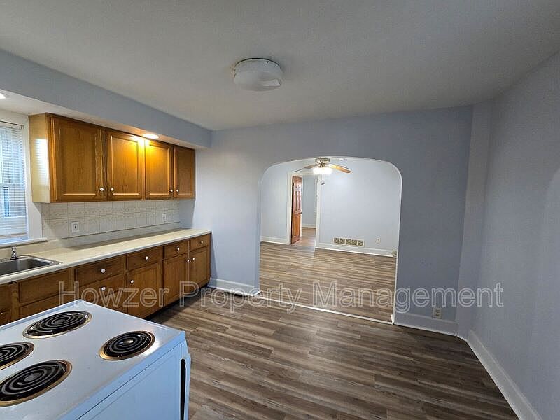 2nd image of 49 N Pleasant St APT 1