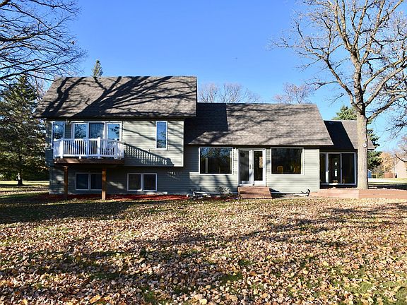 3rd image of 120 Eastwood Dr
