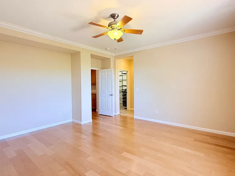 304 Karelian St — Photo 37