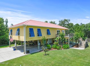 64 Wolfe St, Bay Saint Louis, MS 39520