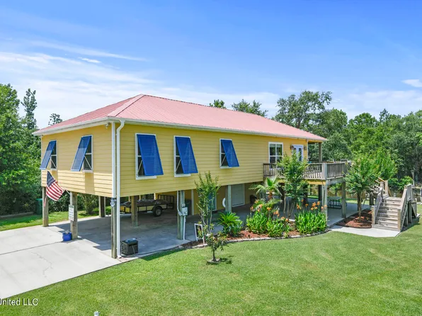 64 Wolfe St, Bay Saint Louis, MS 39520