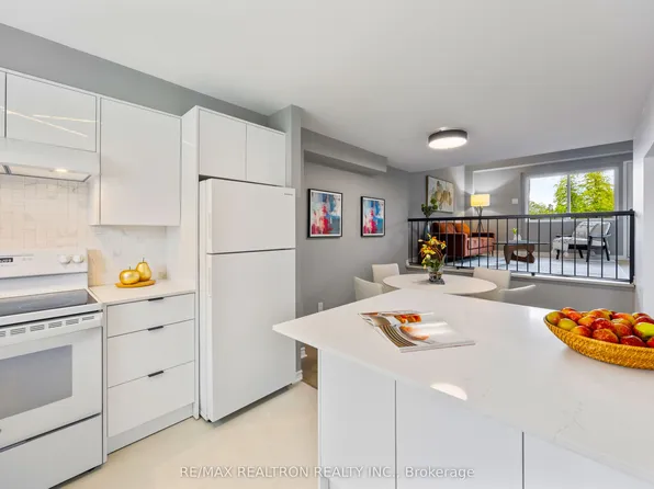 65 Godstone Rd #114, Toronto, ON M2J 3C8