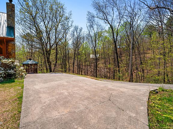 54th image of 1855 Spring Hill Dr