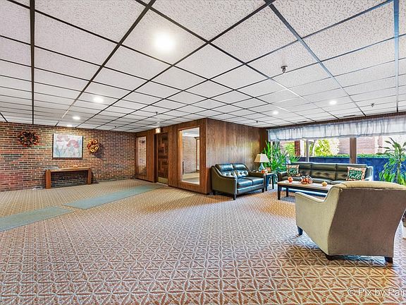 3rd image of 120 S Spruce Ave APT 202A