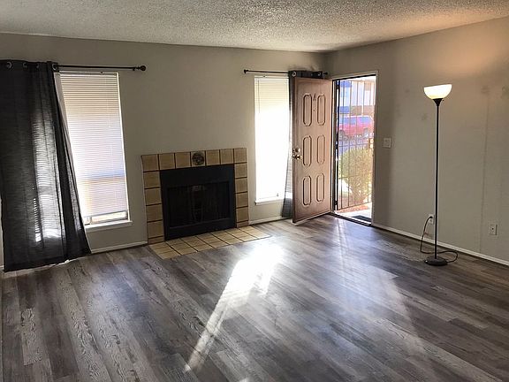3rd image of 4975 Newport Cove Dr APT C