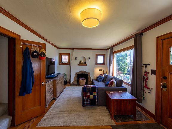 Large double-sided living room