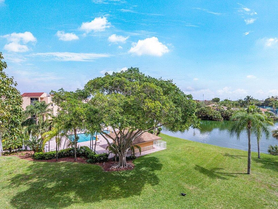 1st image of 2455 Lindell Boulevard #3402
