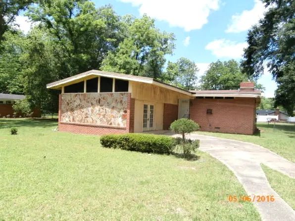 305 Elizabeth Ave, Albany, GA 31705