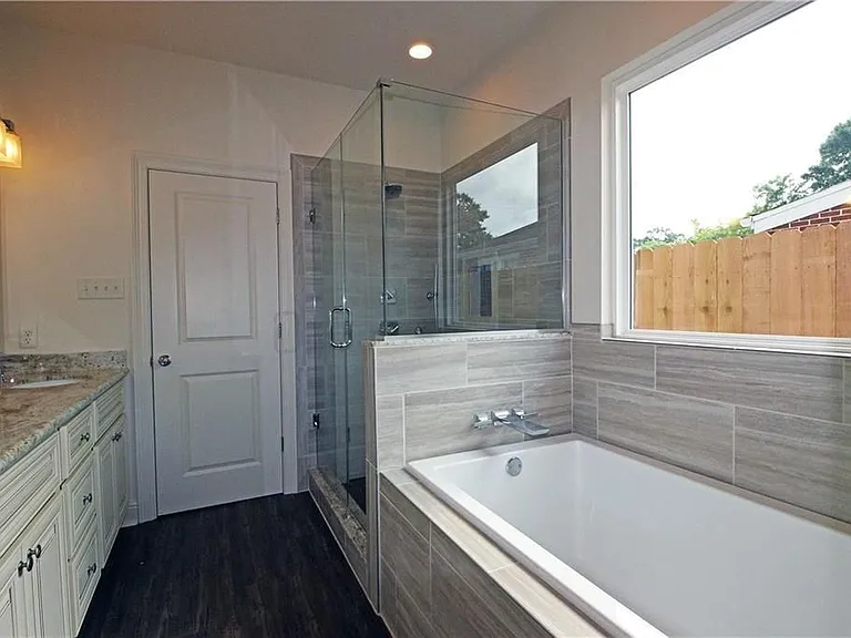 4517 Chalfant Dr — Photo 10
