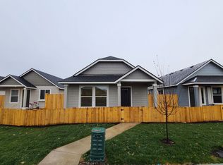 957 NW Upas Ave, Redmond, OR 97756
