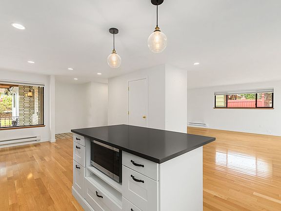 5th image of 13537 37th Ave NE
