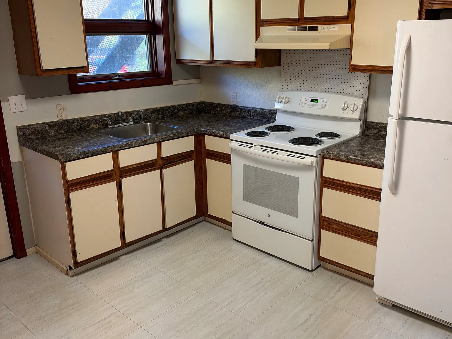 1 bed, 1000 sqft, $1,000 — Photo 2